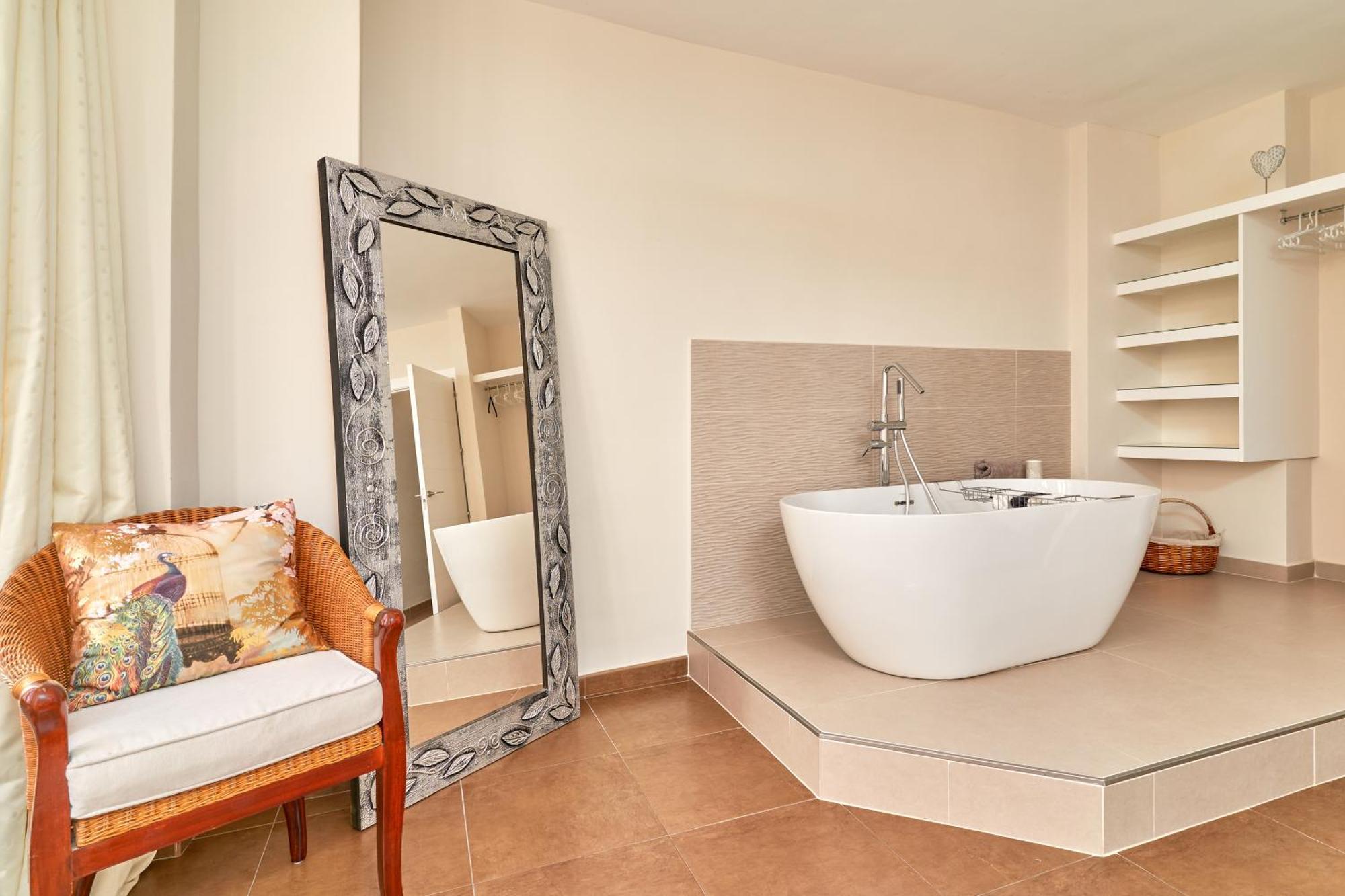 Luxury 1St Floor Apartment In Nerja Exterior photo